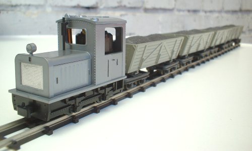 EGGER-BAHN Diesel loco and Roco peat lorries